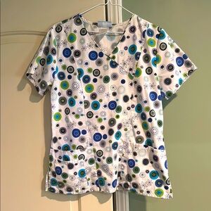 SB Scrubs Women’s Small Floral Patterned Scrub Top